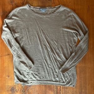 Vince 100% Linen Long Sleeve Scoop Neck Light Sweater in Tan Size Small